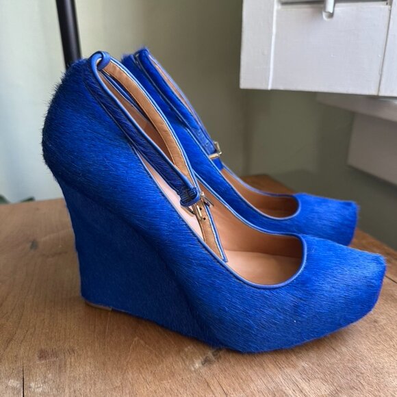 Ann Taylor Blue Cow Hide Wedges - size 8 - Picture 2 of 6